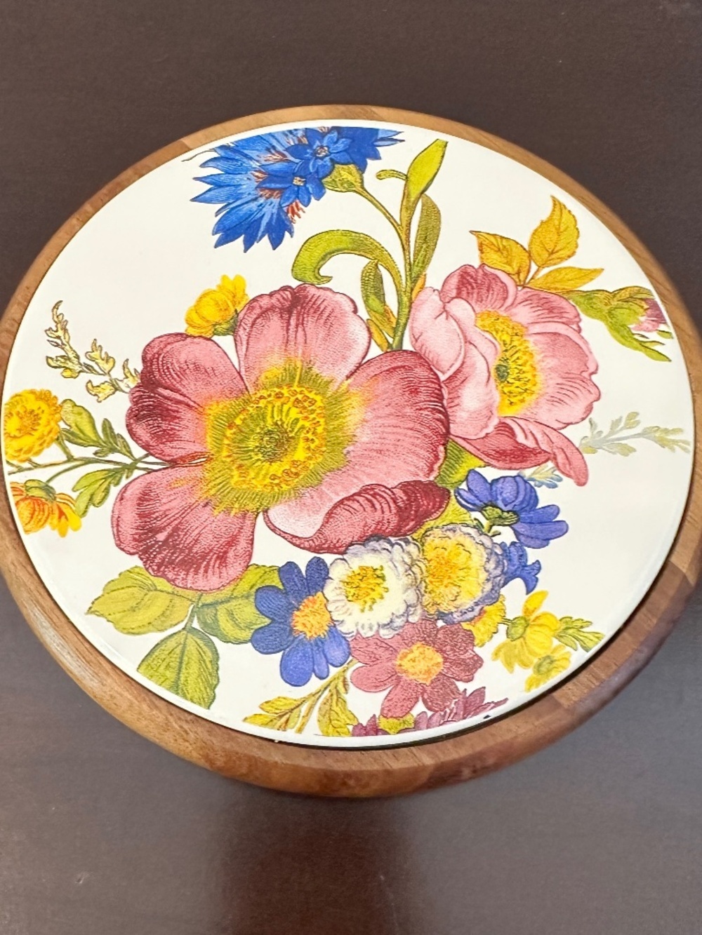 Makenzie - Childs White Flower Market and Acacia Wood Trivet